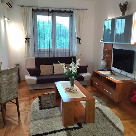 Ferienwohnung Dora Apartman Palić Exterior foto