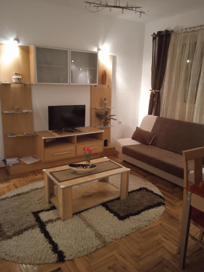 Ferienwohnung Dora Apartman Palić Exterior foto