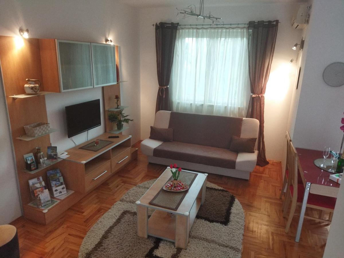 Ferienwohnung Dora Apartman Palić Exterior foto