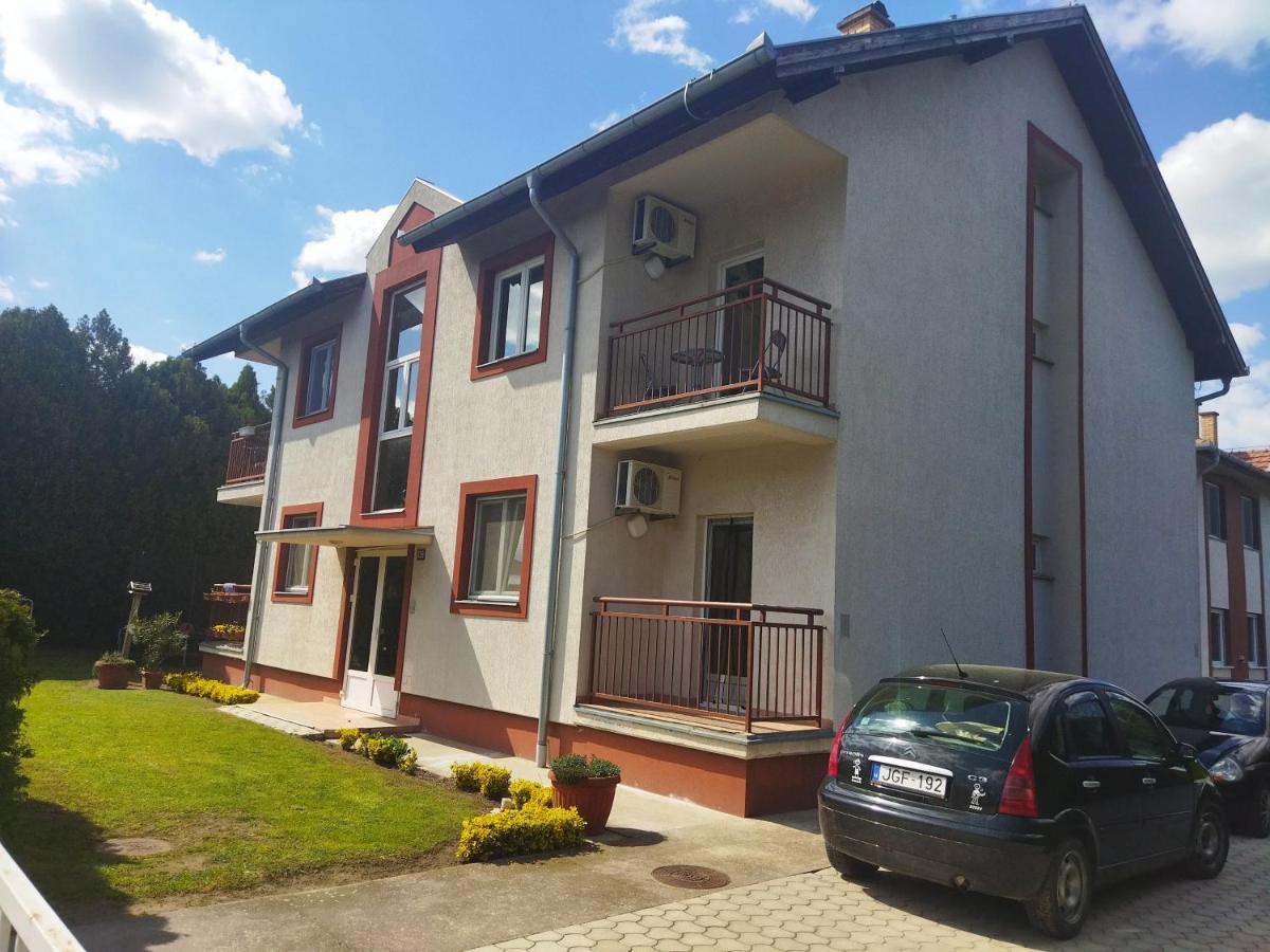 Ferienwohnung Dora Apartman Palić Exterior foto