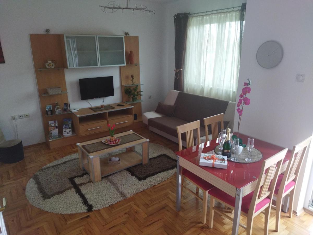 Ferienwohnung Dora Apartman Palić Exterior foto